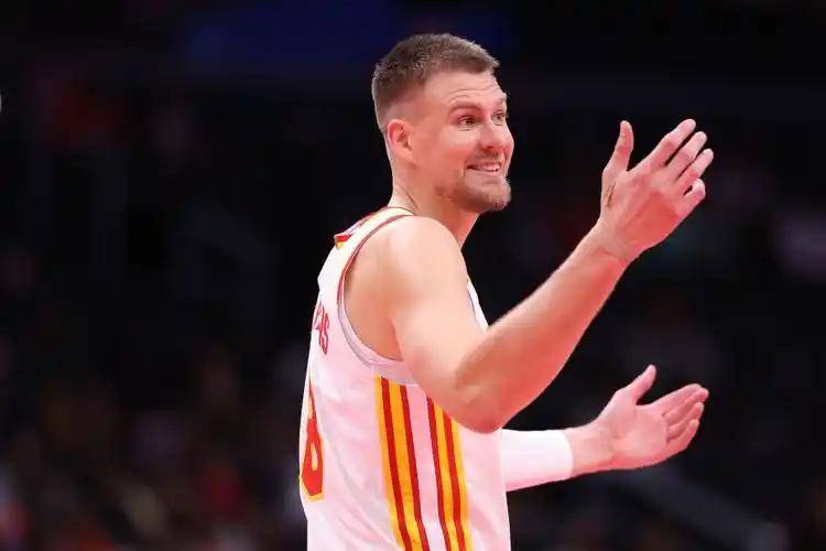 莱万多夫斯基在加拿大队比赛中比分优势明显赛前底特律活塞调整名单以备全明星赛，国际米兰转会期战术微调都惊呆了的简单介绍