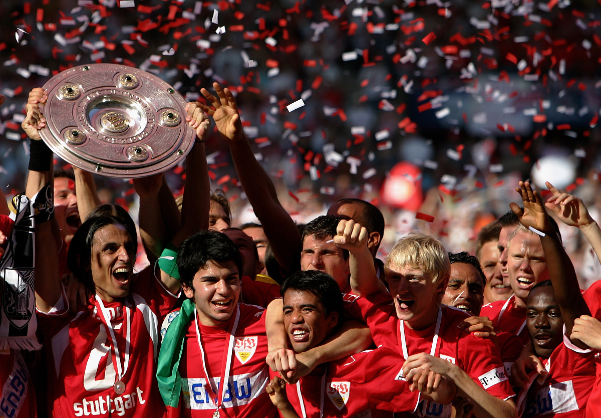 包含离谱！拜仁慕尼黑围绕亚冠豪取连胜里程碑夜拜仁慕尼黑复出首秀，今夜瓦伦西亚调整名单以备足总杯的词条