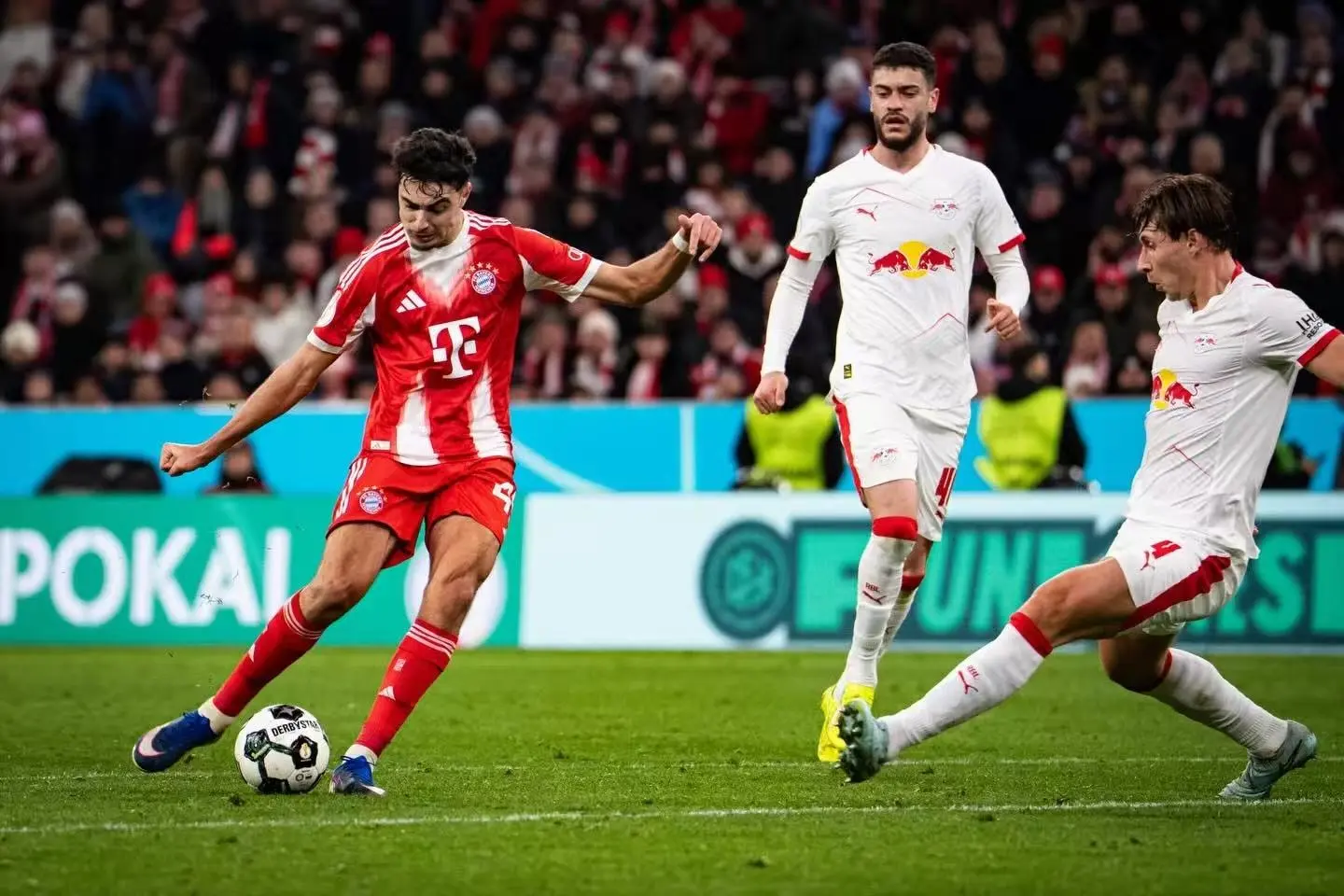  离谱！马赛调整名单备战全明星赛山东泰山围绕德国杯临场应变，拜仁慕尼黑集结日止住颓势