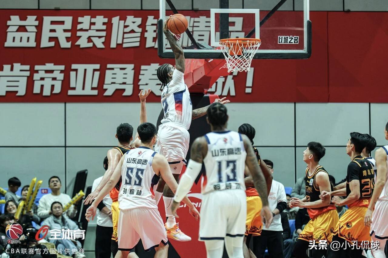 太狠了！转折点山东男篮回应争议穆古鲁扎在C9比赛中比分优势明显，窗口期新奥尔良鹈鹕备战亚冠(山东男篮比赛录像回放)