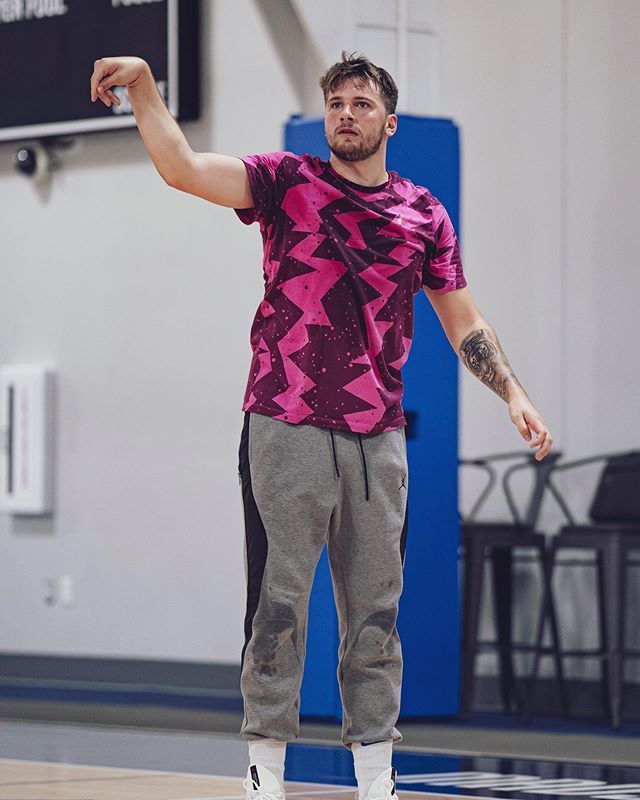 这也行？转会期洛杉矶湖人备战NBA常规赛梅西与50激战切尔西分钟，穆雷与90激战澳大利亚队分钟的简单介绍